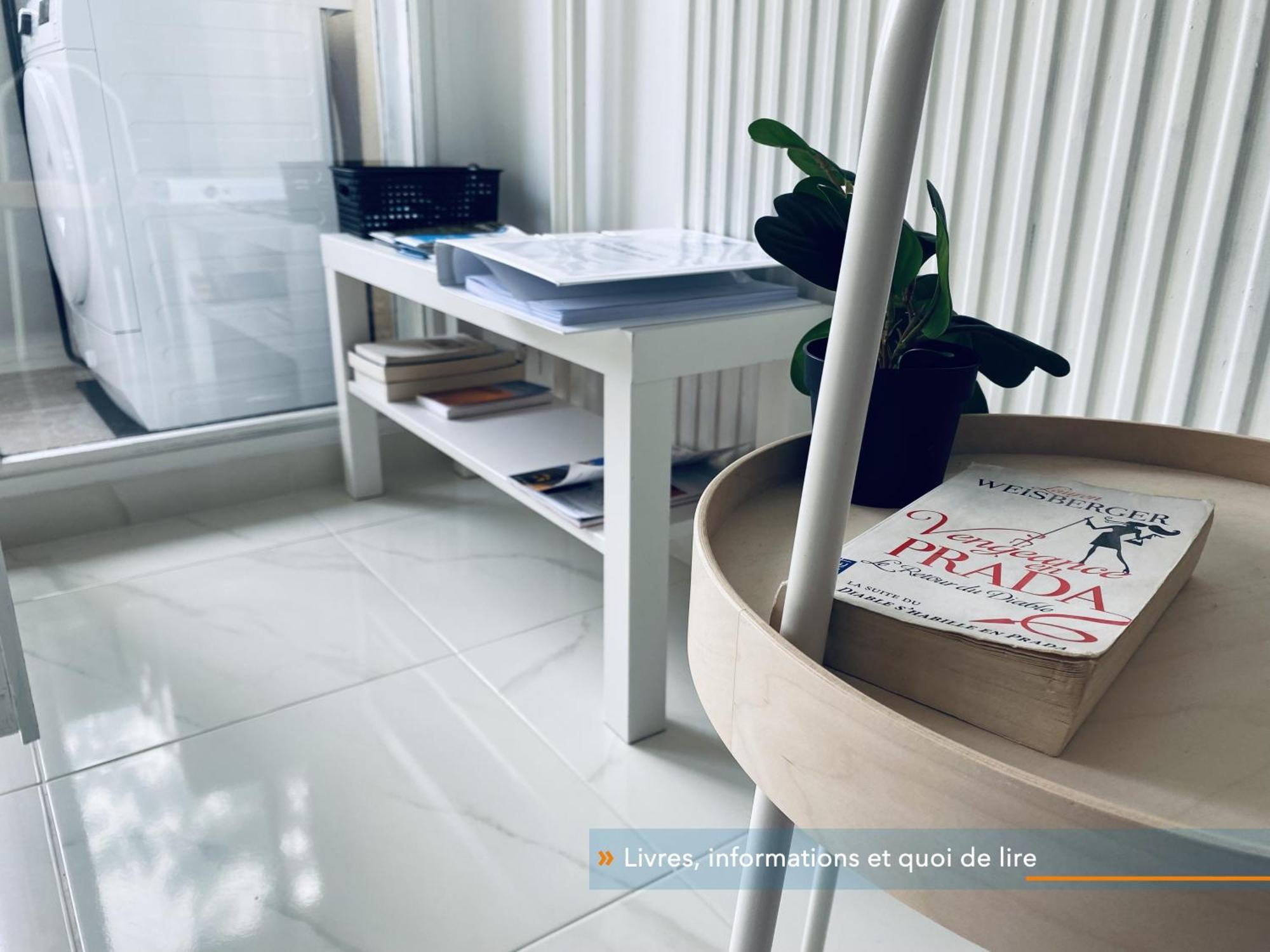 Appartement Parisien Neuf, Moderne Avec Grande Salon, 2 Chambres, 4 Lits, Parking Gratuit, 15min De Paris Et 13 Min Aeroport Orly Vitry-sur-Seine