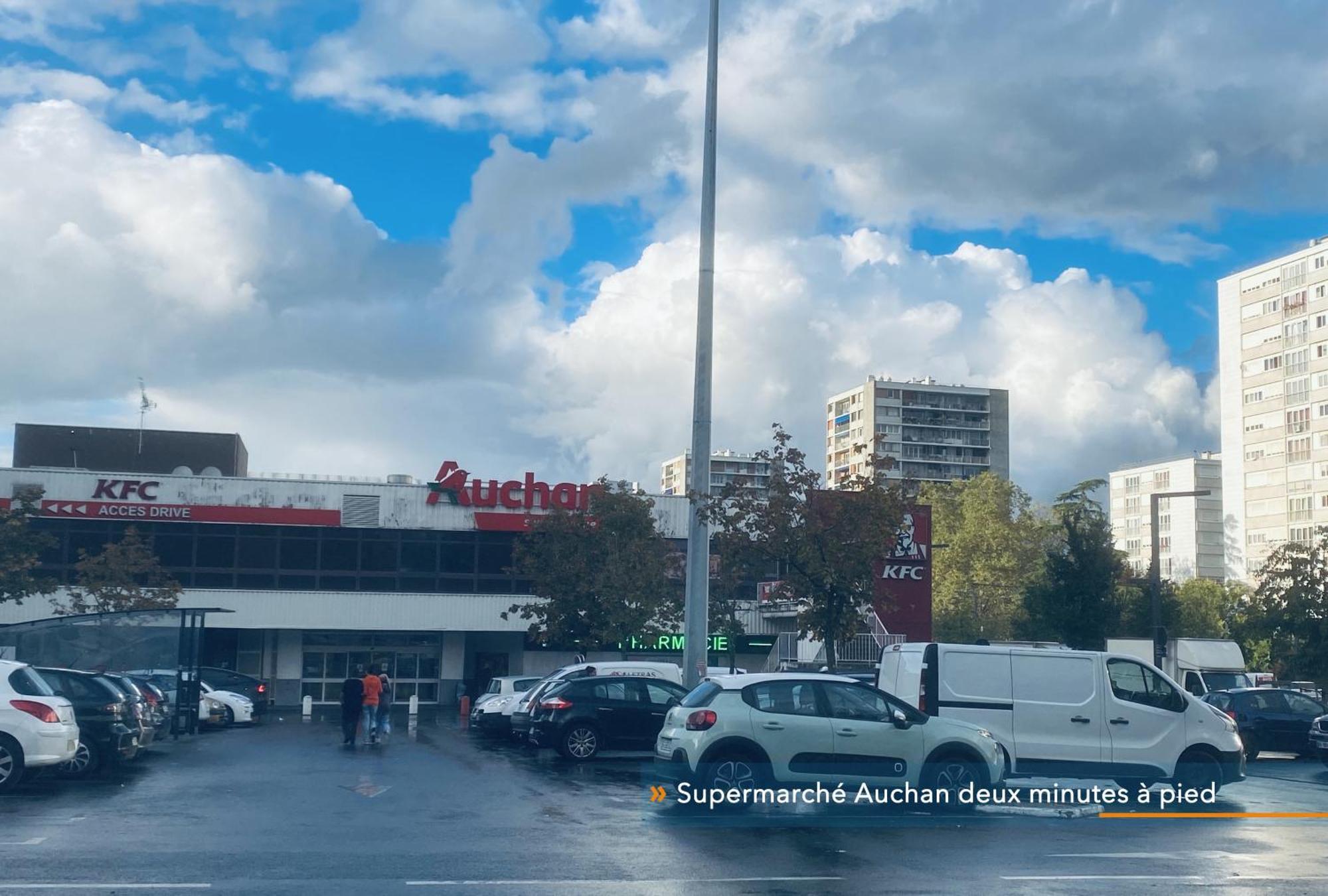 Appartement Parisien Neuf, Moderne Avec Grande Salon, 2 Chambres, 4 Lits, Parking Gratuit, 15min De Paris Et 13 Min Aeroport Orly