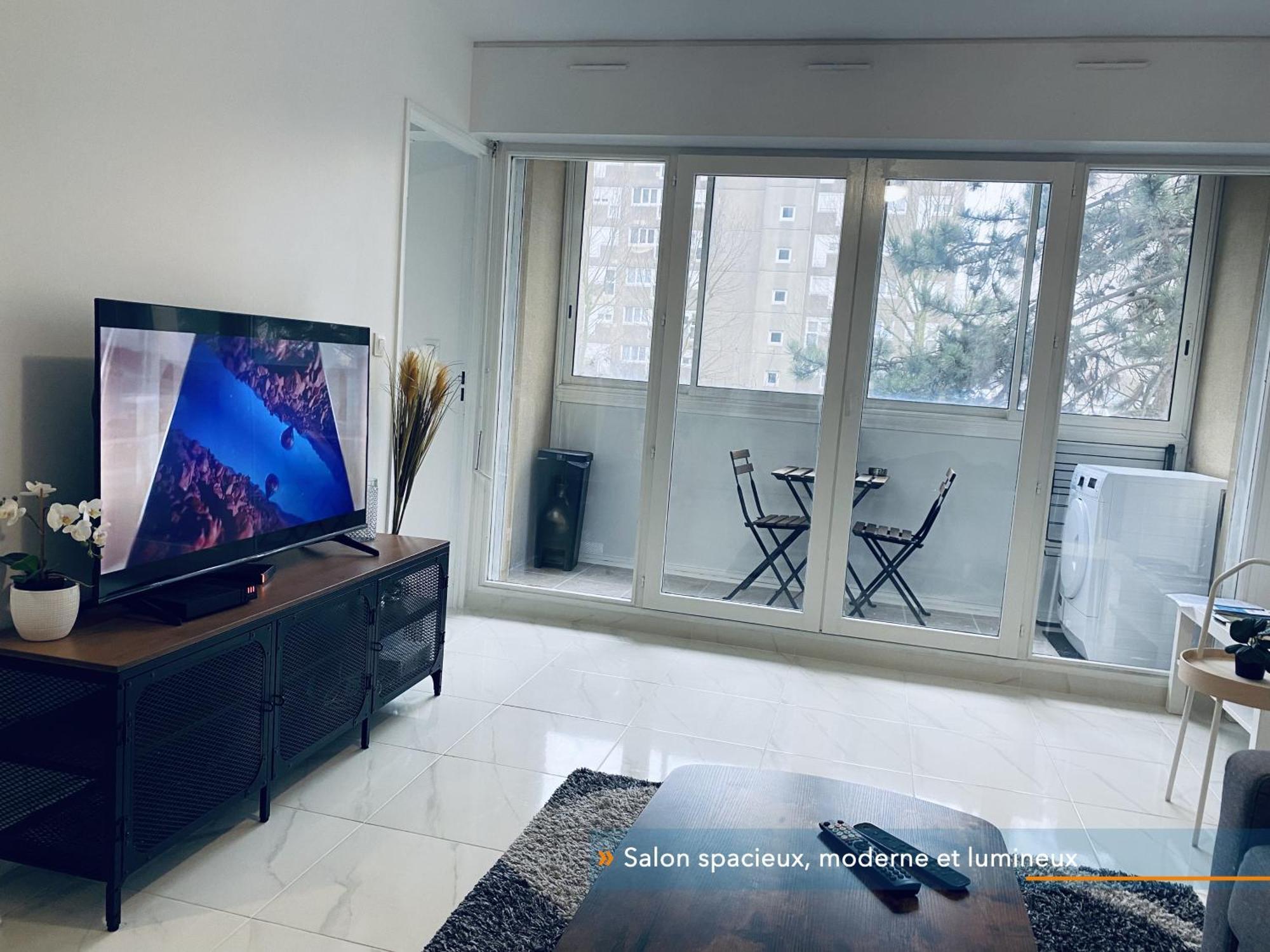 Apartment Parisien Neuf, Moderne Avec Grande Salon, 2 Chambres, 4 Lits, Parking Gratuit, 15min De Paris Et 13 Min Aeroport Orly
